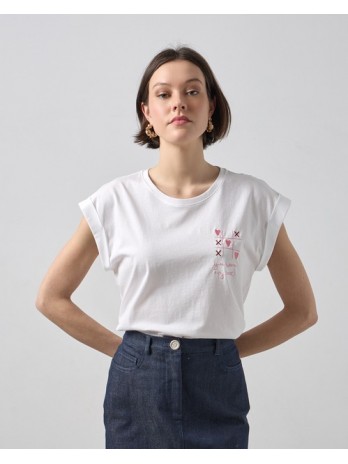 T-shirt με κέντημα καρδιές...